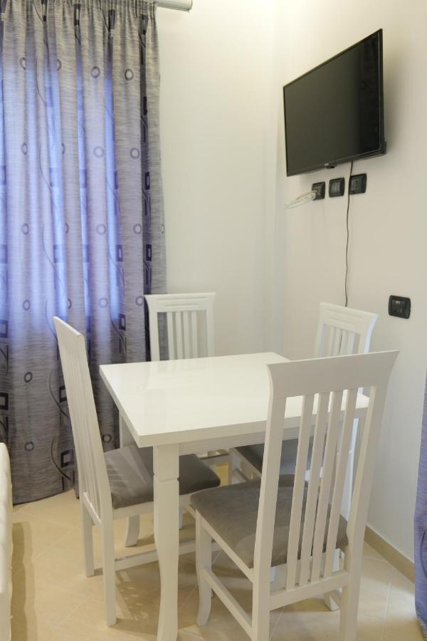 Hotel Dior Saranda Dış mekan fotoğraf